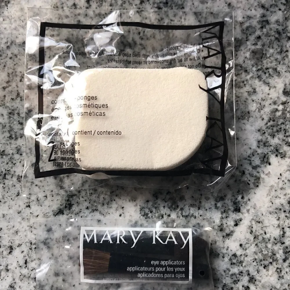 Lot of 2 MK cosmetic sponges and 2 eye applicators